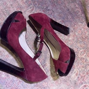 Michael Kors Burgundy Snake Skin Size 81/2 vintage block heels Exquisite